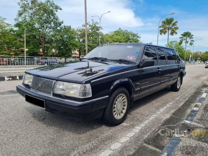 1991 Volvo 940 GLE Sedan