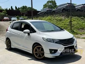 2016 Honda Jazz 1.5 V Hatchback