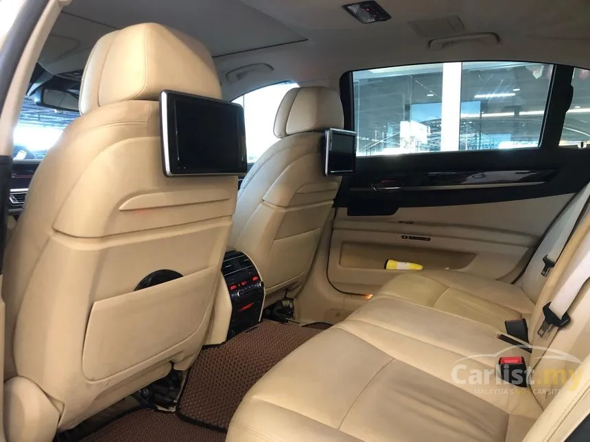 2014 BMW 740i Sedan