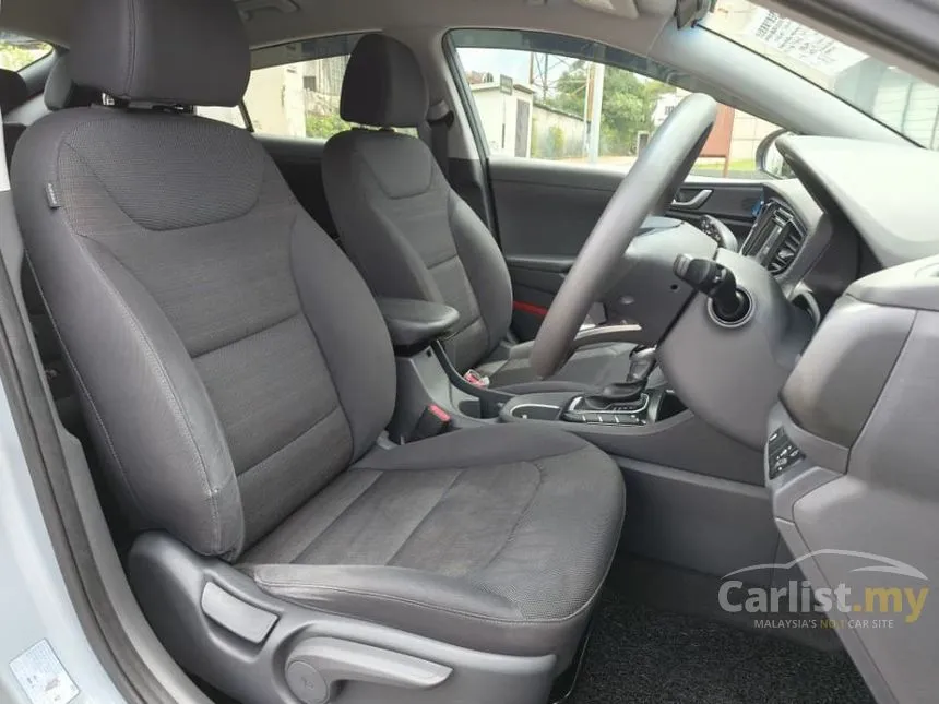 2017 Hyundai Ioniq HEV Plus Hatchback