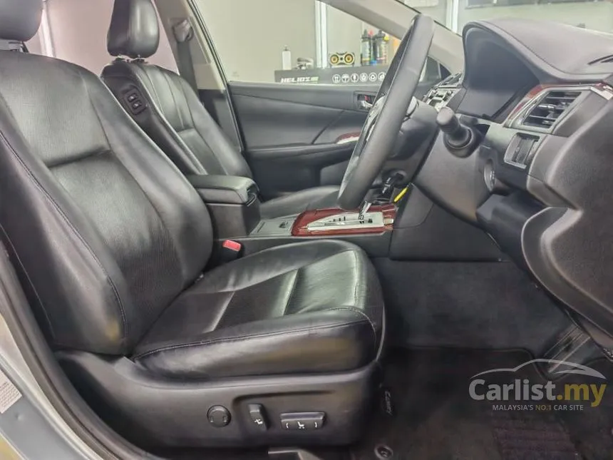 2015 Toyota Camry V Sedan