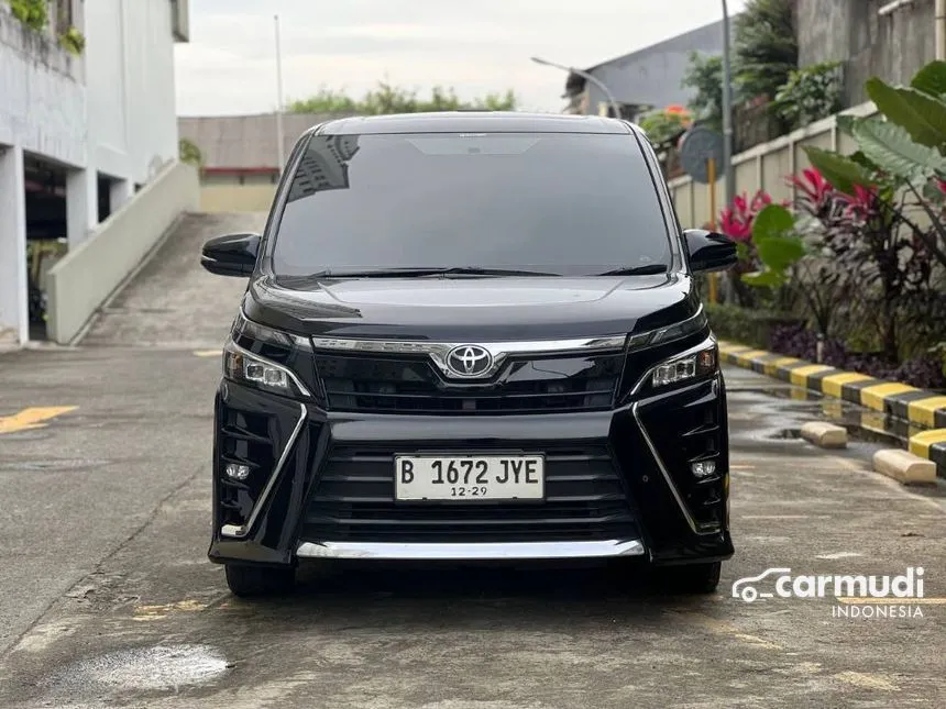 2018 Toyota Voxy MPV