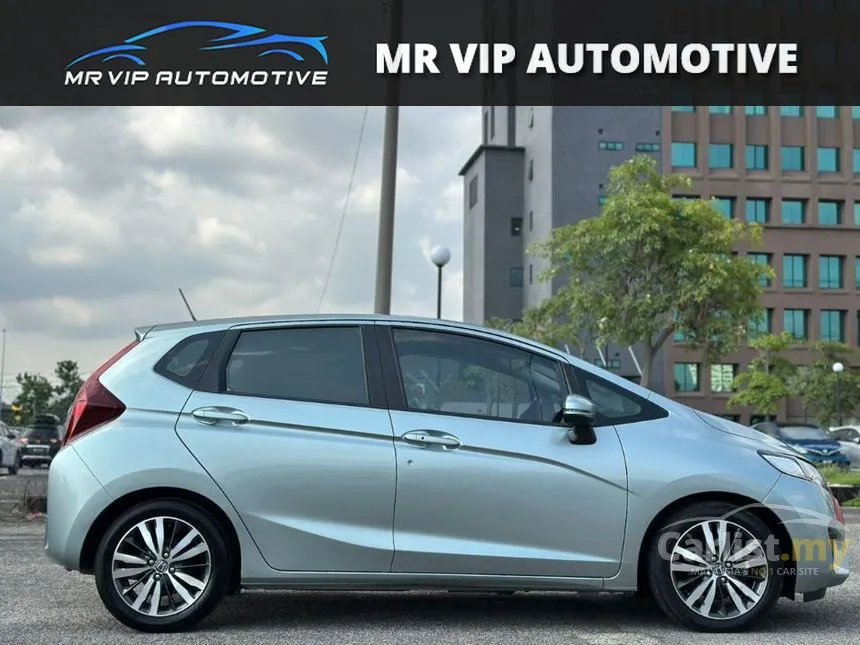 2016 Honda Jazz V i-VTEC Hatchback