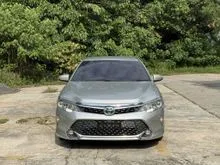 2017 Toyota Camry 2.5 Hybrid Luxury Sedan