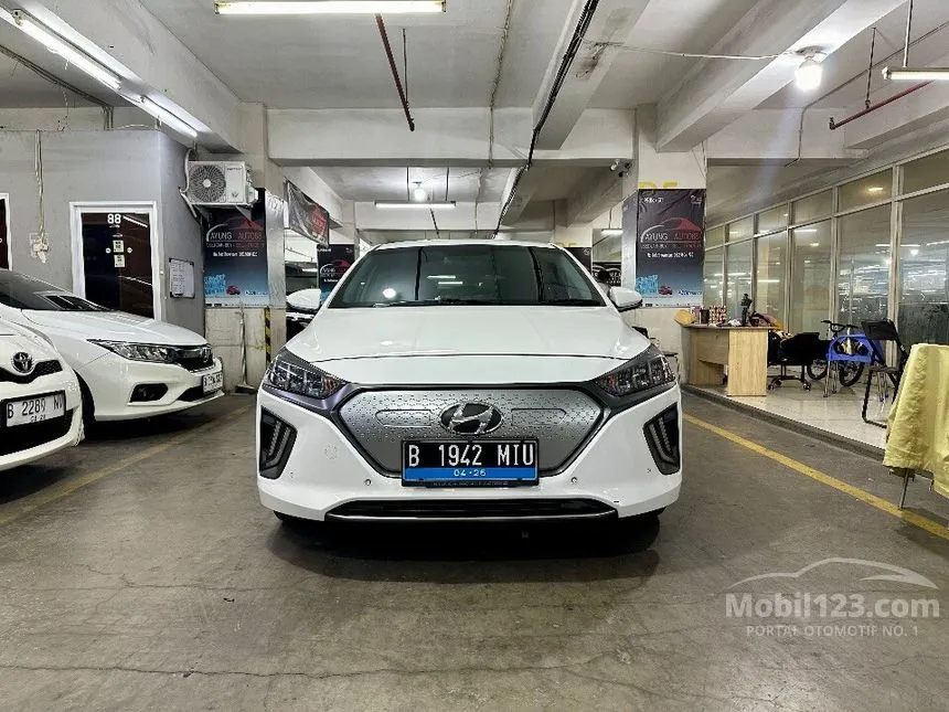Jual Mobil Hyundai IONIQ 2021 Electric Signature di DKI Jakarta Automatic Fastback Putih Rp 375.000.000