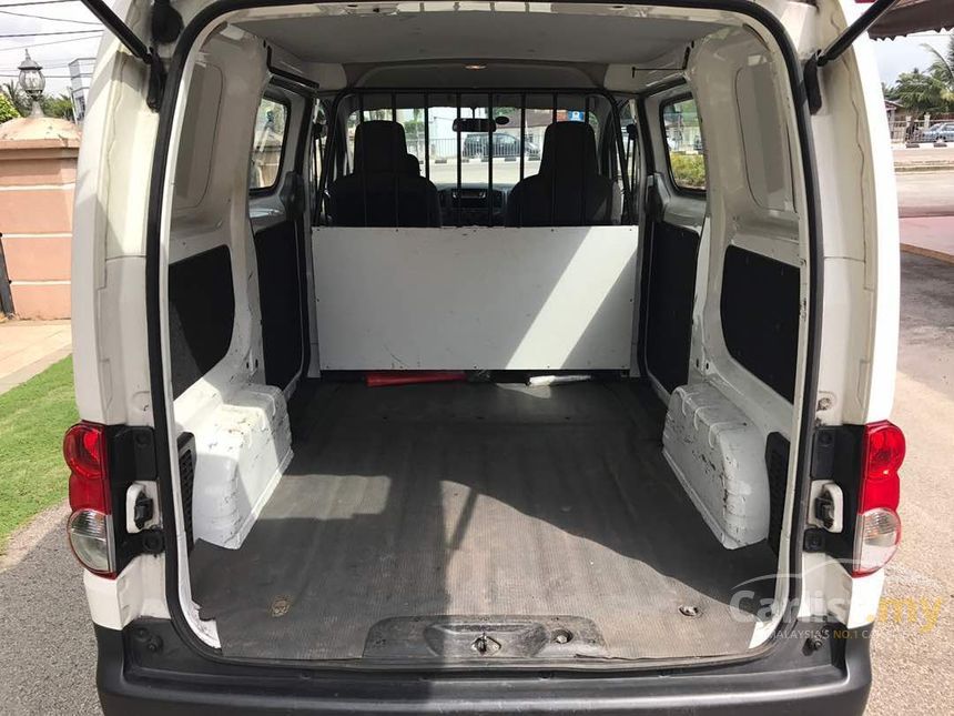 Nissan NV200 2014 Panel 1.6 in Johor Manual Van White for 