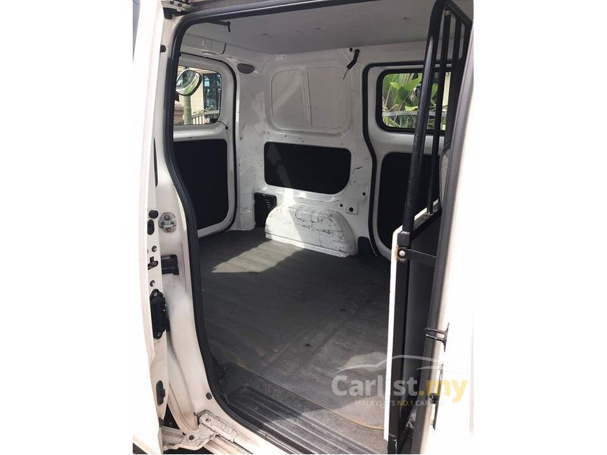 Nissan NV200 2014 Panel 1.6 in Johor Manual Van White for 