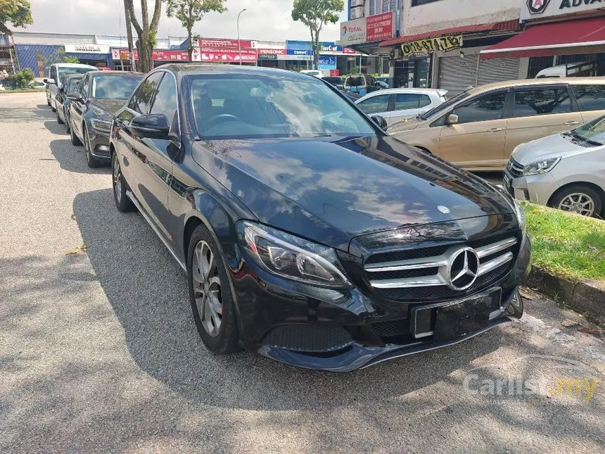 2015 Mercedes-Benz C200 Sedan