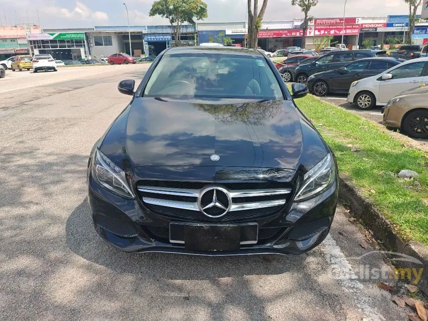 2015 Mercedes-Benz C200 Sedan