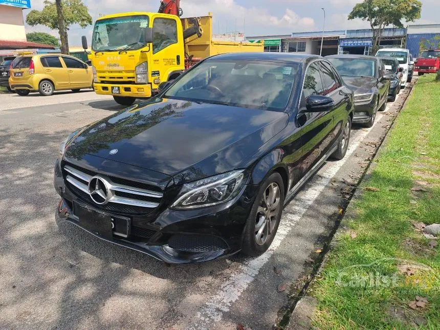 2015 Mercedes-Benz C200 Sedan