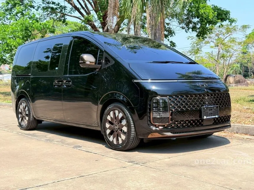 2022 Hyundai Staria Premium Van