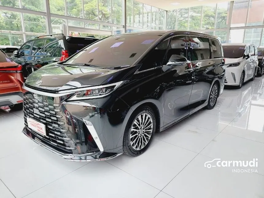 2023 Lexus LM350h Van Wagon