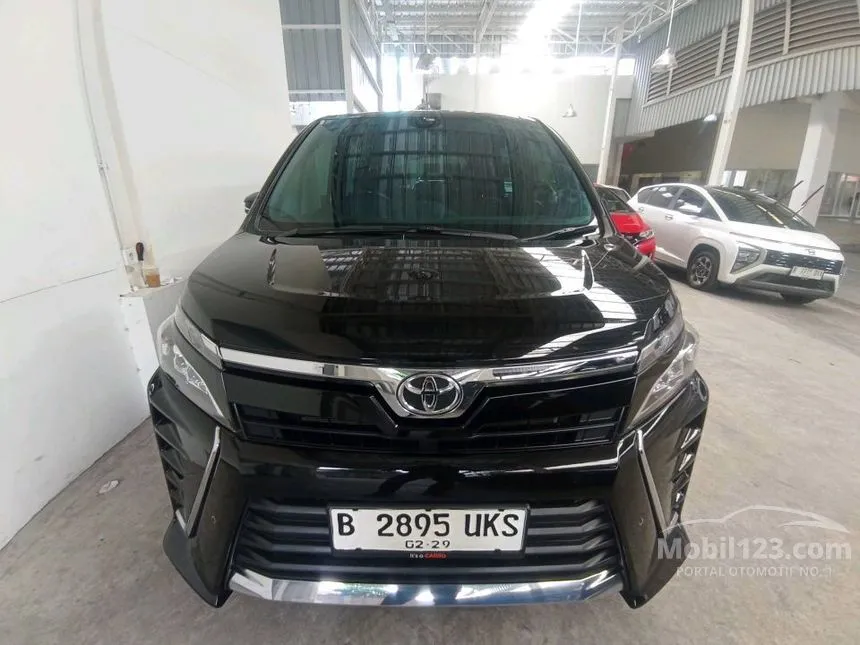 Jual Mobil Toyota Voxy 2018 2.0 di Banten Automatic Wagon Hitam Rp 325.000.000