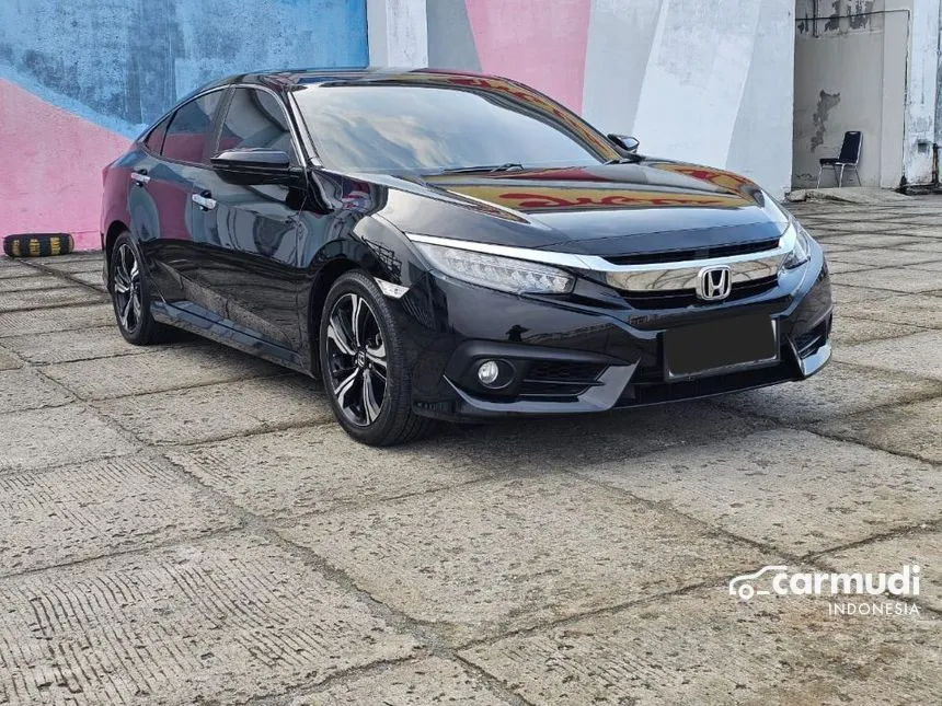 2018 Honda Civic ES Sedan