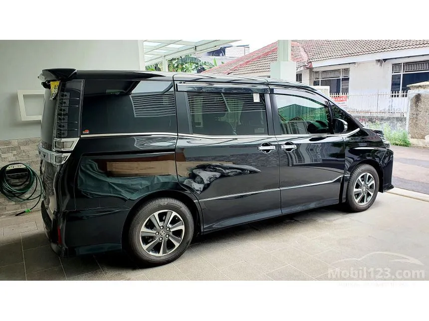 2019 Toyota Voxy MPV