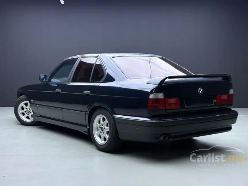 1991 BMW 525i Sedan
