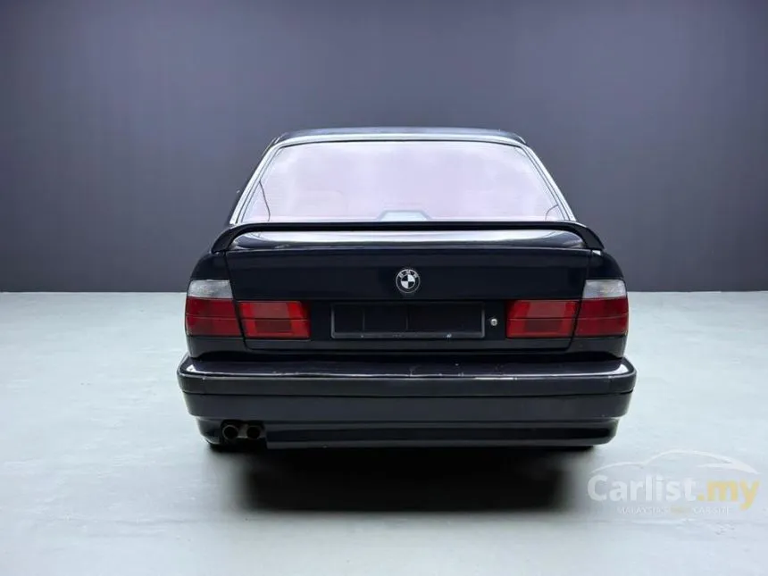 1991 BMW 525i Sedan
