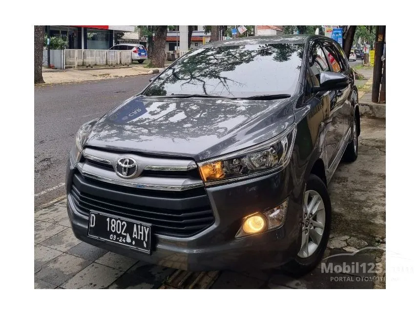 Jual Mobil Toyota Kijang Innova 2019 G 2.0 di Jawa Barat Manual MPV Abu