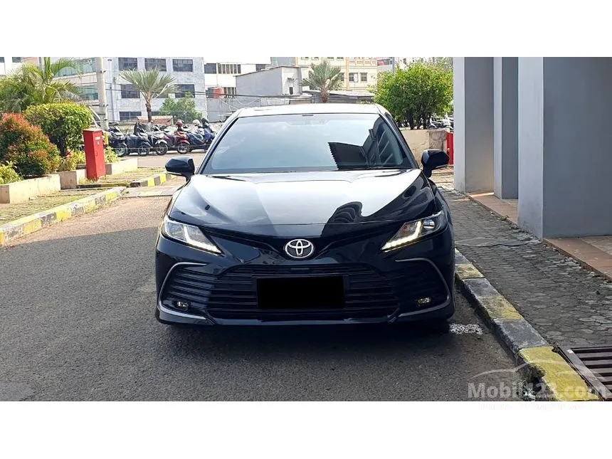 2023 Toyota Camry V Sedan