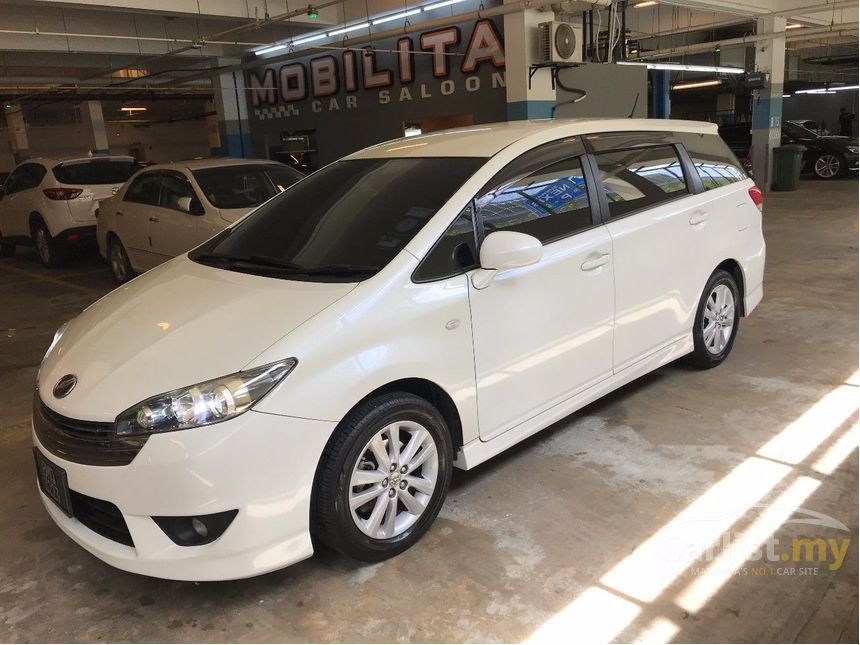 Toyota wish 2010 салон