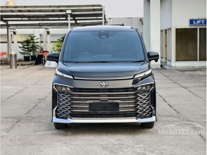 2025 Toyota Voxy (Non Premium Color) MPV