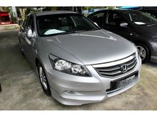 2011 Honda Accord 2.0 i-VTEC VTi-L Sedan -- WELL MAINTAINED --