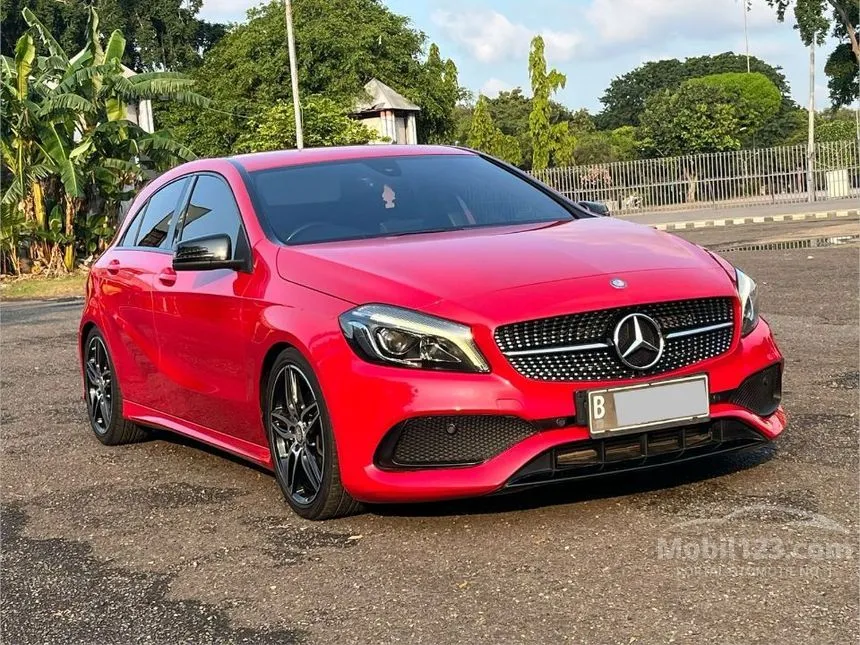 2015 Mercedes-Benz A200 Urban Hatchback