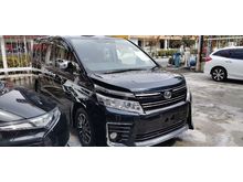2015 Toyota Voxy 2.0 ZS MPV / 2 PWR DOORS / 7 SEATS / PUSH START / 5 YEARS WARRANTY UNLIMITED KM