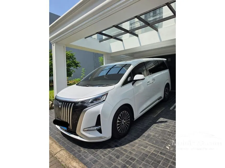 2025 Denza D9 Advanced MPV