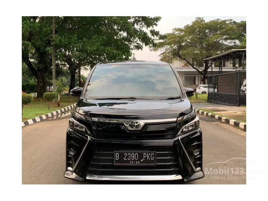 Jual Mobil Toyota Voxy 2019 2.0 di Banten Automatic Wagon Hitam Rp 335.000.000