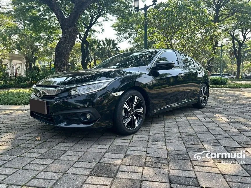 2018 Honda Civic ES Sedan