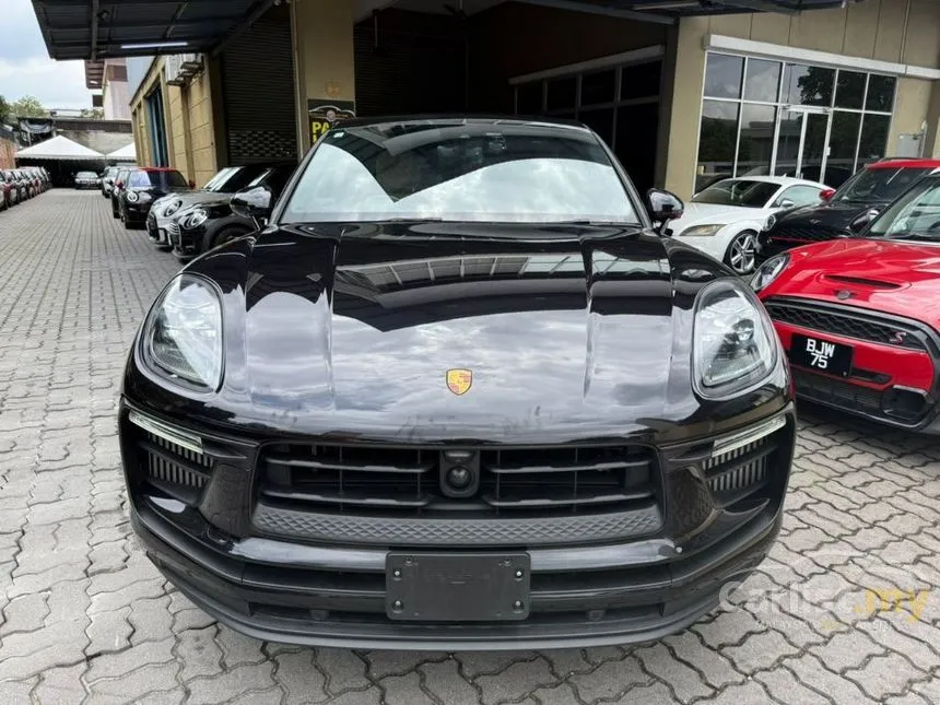 2021 Porsche Macan Turbo SUV