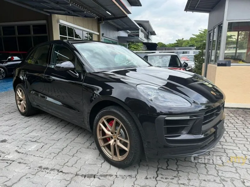 2021 Porsche Macan Turbo SUV