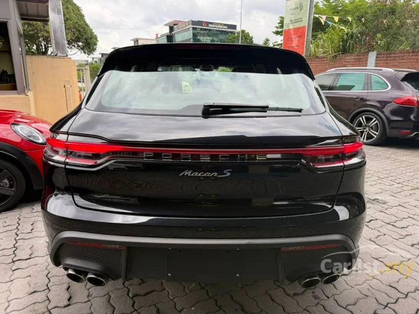 2021 Porsche Macan Turbo SUV