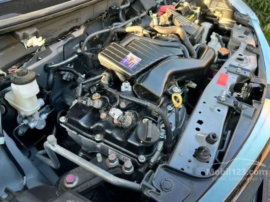 2022 Daihatsu Sigra R Deluxe MPV
