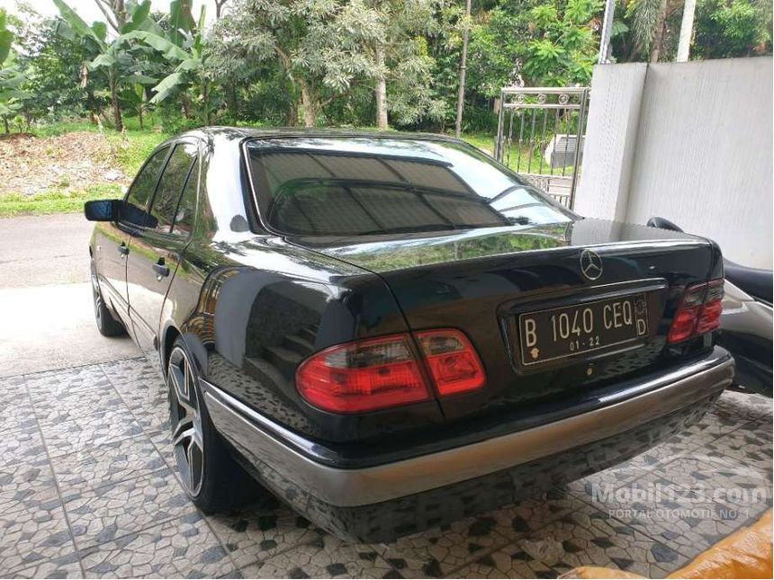 1998 Mercedes-Benz E230 W210 2.3 Automatic Sedan