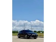 2021 Lexus ES 300h 2.5 Ultra Luxury Sedan Hybrid Black on Black Odo 90 RB (TERMURAH)