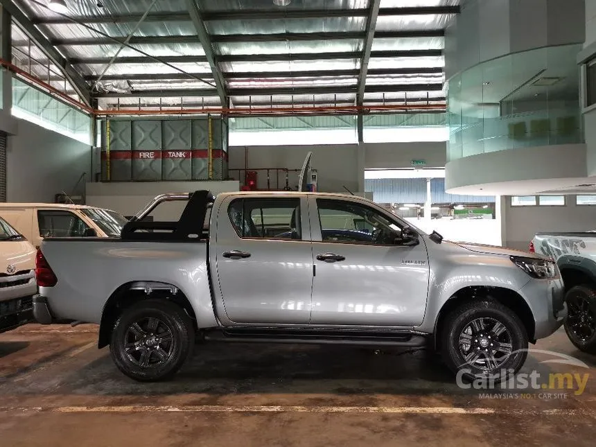 2024 Toyota Hilux E Dual Cab Pickup Truck