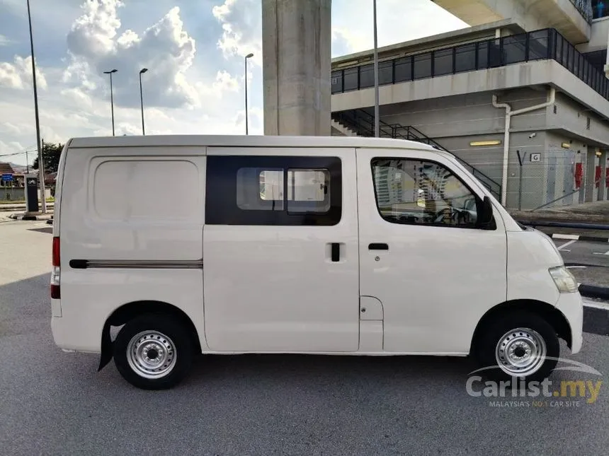 2011 Daihatsu Gran Max Semi Panel Van