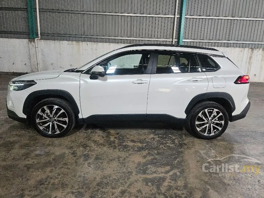 2025 Toyota Corolla Cross V SUV