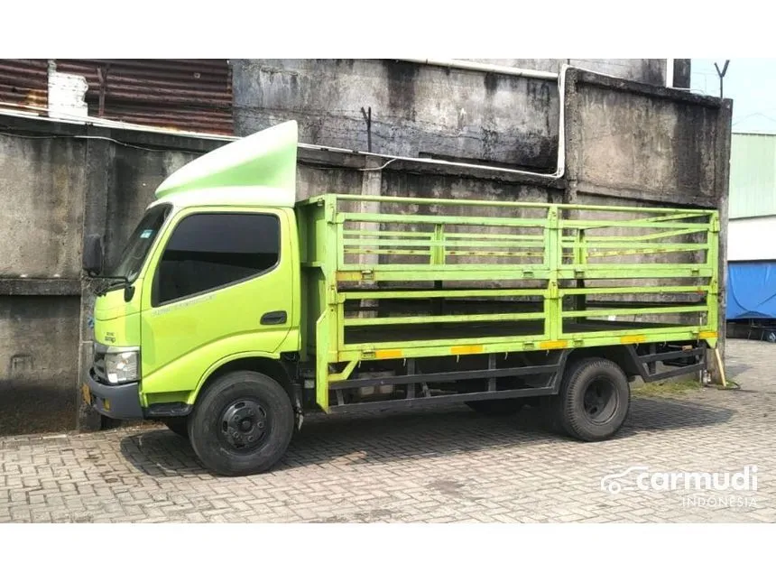 2015 Hino Dutro 300 Series Trucks