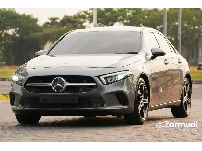 2022 Mercedes-Benz A200 progressive line Sedan