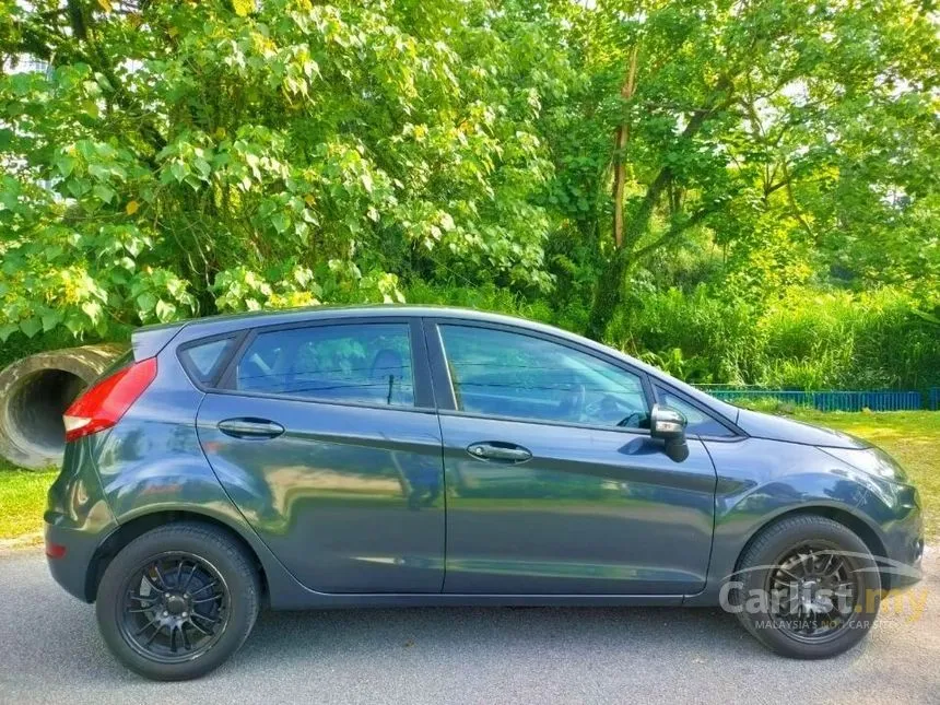 2011 Ford Fiesta LX Hatchback