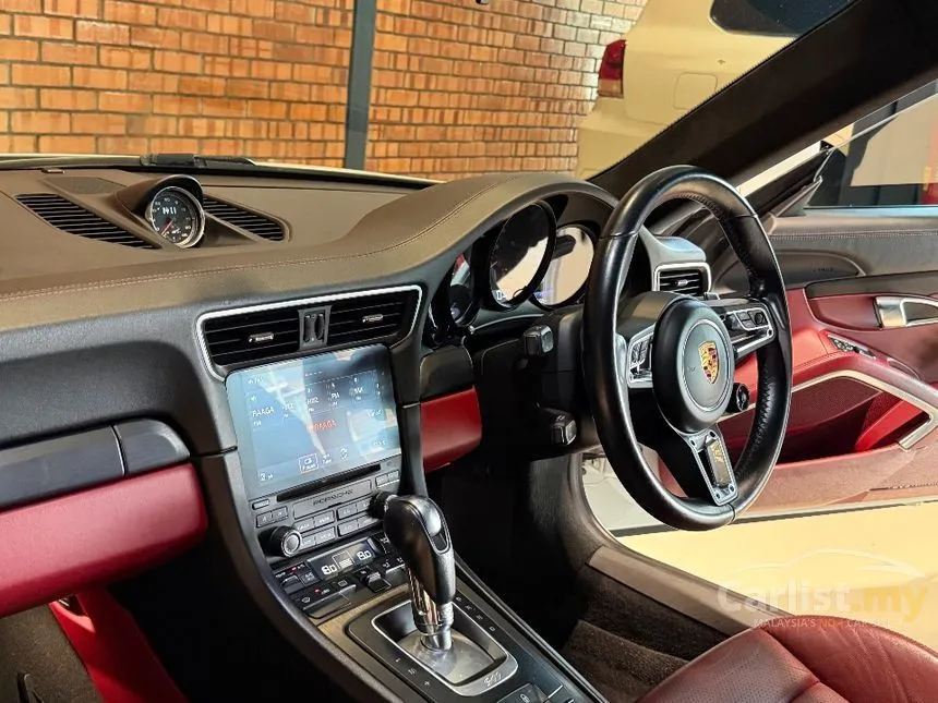2018 Porsche 911 Carrera GTS Coupe