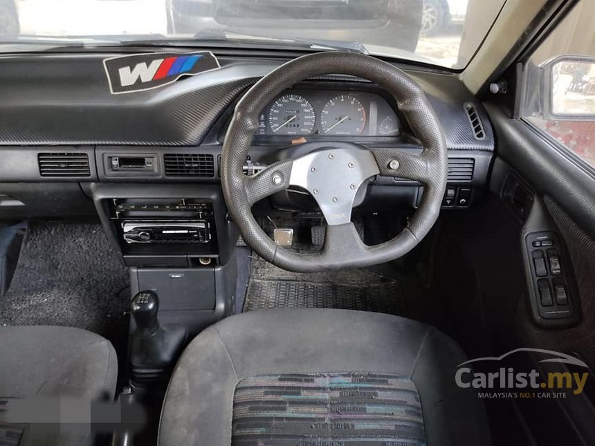 1987 mazda 323 interior