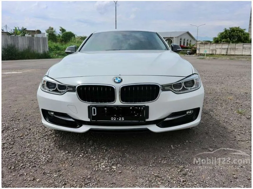 Jual Mobil BMW 320i 2015 M Sport 2.0 di Jawa Barat Automatic Sedan ...