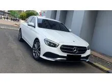2022 Mercedes-Benz E200 2.0 Avantgarde Sedan W213 2022/2023 [ LOW KM ]