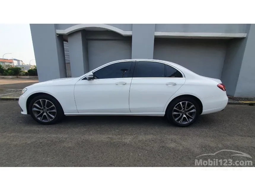 2022 Mercedes-Benz E200 Avantgarde Sedan