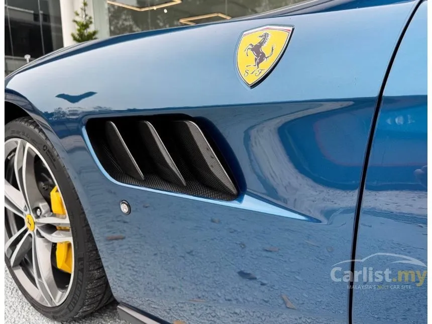 2017 Ferrari GTC4Lusso Hatchback