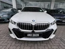 2025 BMW 520i 2.0 Sedan***DEMO CAR AS NEW , LOW LOAN RATE, OFFICIAL WARRANTY 8 YRS , LOW MILEAGE BELOW 1k KM, CONTACT FOR MORE INFO & GOOD DEALS***